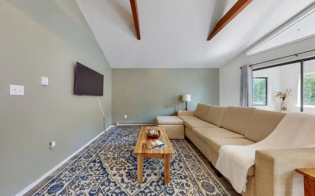 Modern Oversized Poconos Chalet 5BR