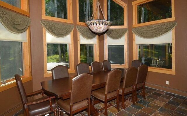 Meadow Brook Chalet