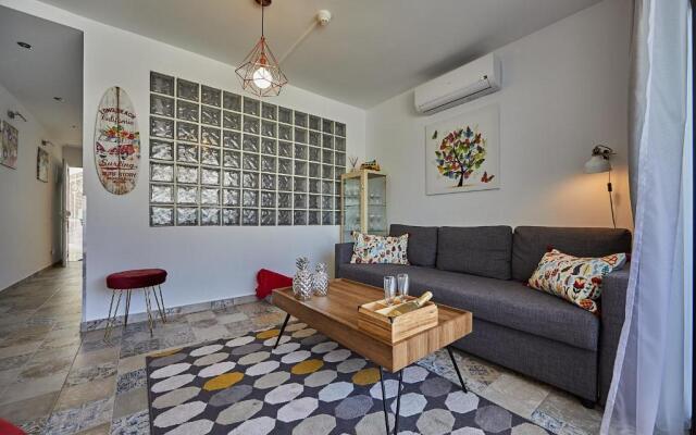 Mariposa Apartment