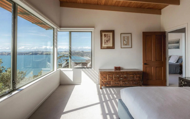 Seaview Sojourn - Waiheke Escapes