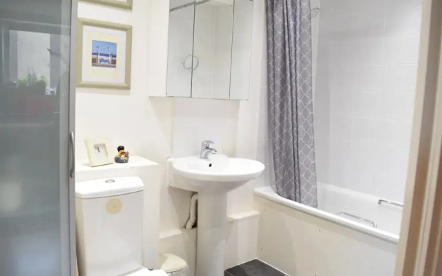 1 Bedroom Apartment in Surrey Quays