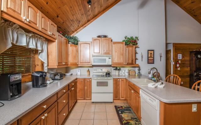 Rock Lodge Cabin 4 Bedroom House