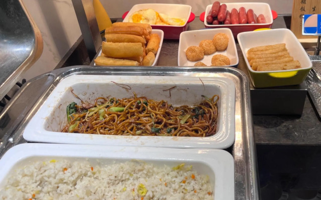 Yitel Collection (Shanghai Hongqiao Gubei Road, Yili Road Metro Station)