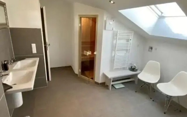 "penthouse Apartment on the Water"