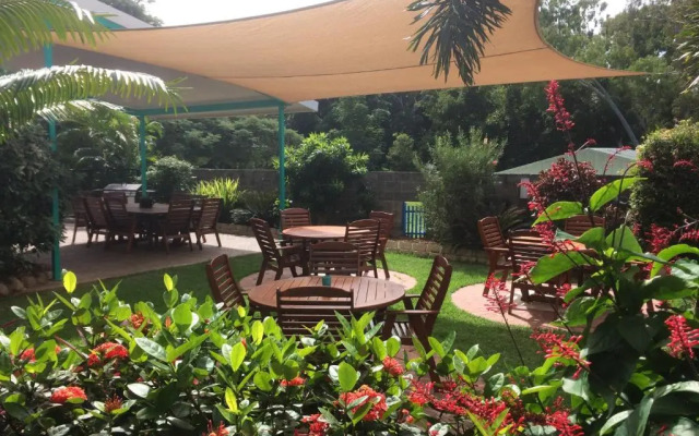 Tropical Palms Resort & 4WD Hire