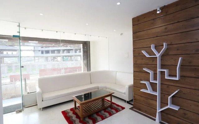 OYO 13452 Hotel Grand Sheela