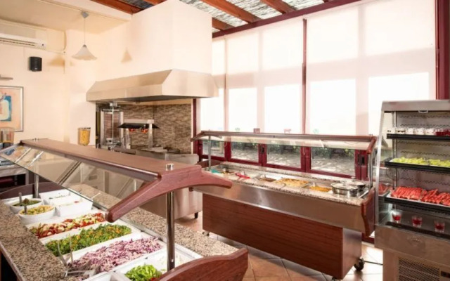 Eleni Beach Hotel