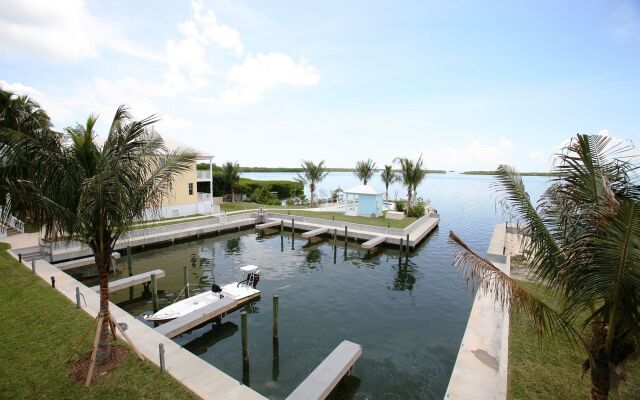 Islander Bayside Villas and Boatslips