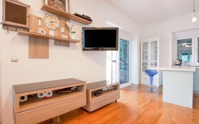 Elegant Apartment in Novalja near Sea