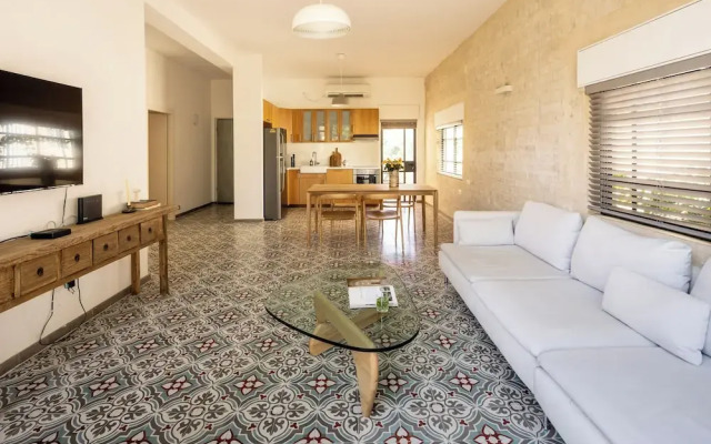 Rustic Charm Tel Aviv CTR by Sea N' Rent