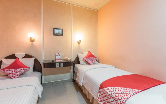 OYO 671 Hotel Capitol