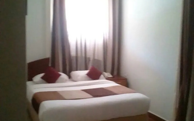 Dlux Hotel