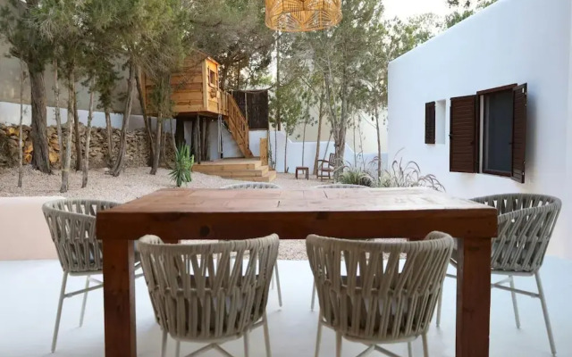 Holiday Villa With Pool