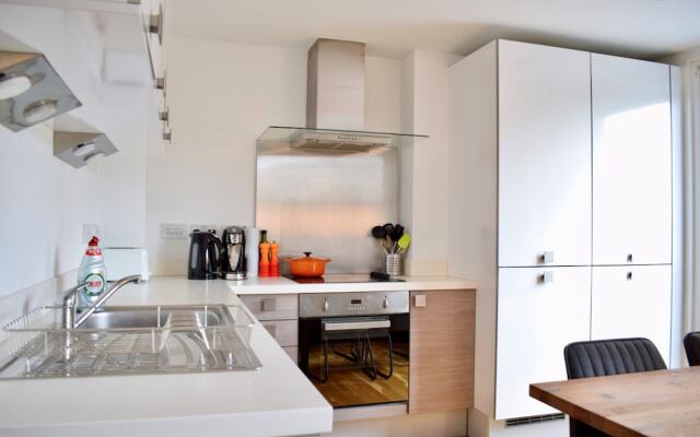 1 Bedroom Modern Flat in Central Edinburgh