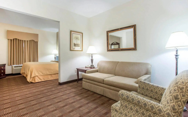 Comfort Inn & Suites Patriots Point