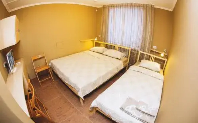 Mini-Hotel At Grandfather Lenin's