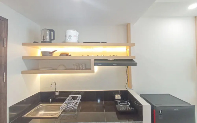 Cozy Stay Studio Room At Altuz Seturan Yogyakarta Apartment