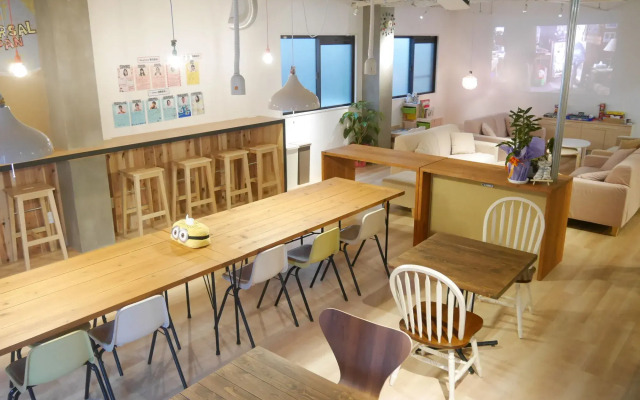 J-Hoppers Osaka Universal - Hostel