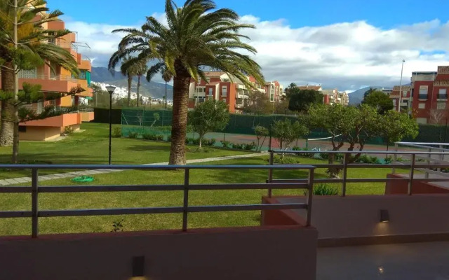 Apartamento a 150 metros del Mar, parking y Wifi