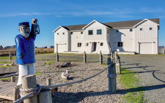 Scenic Bandon Vacation Rental w/ Beach Access!