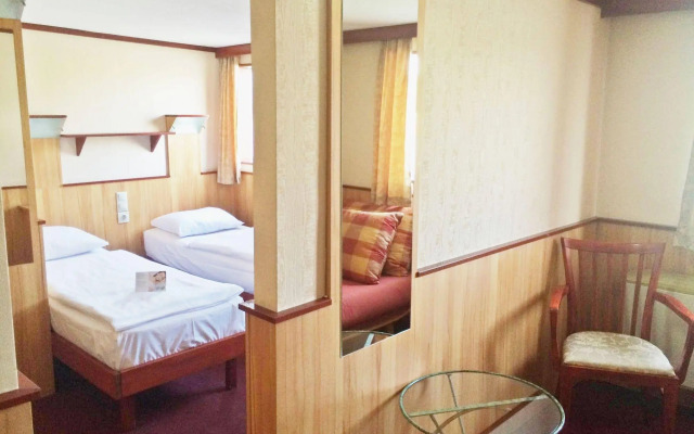 Fortuna Boat Hotel