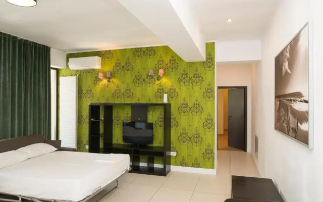 Green Lake Apartment 5