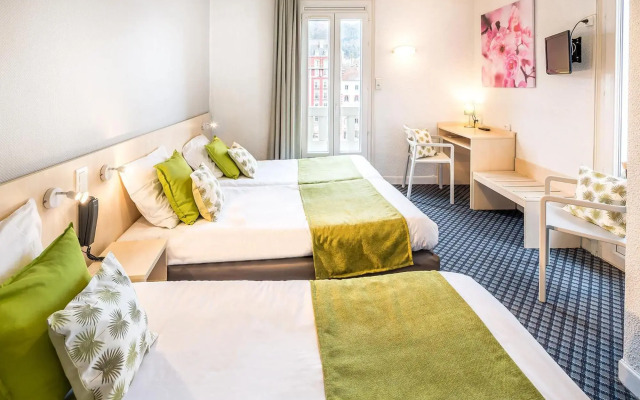 Hotel Notre- Dame de France