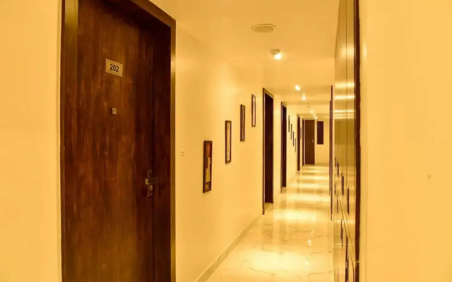 FabHotel SS Grandeur