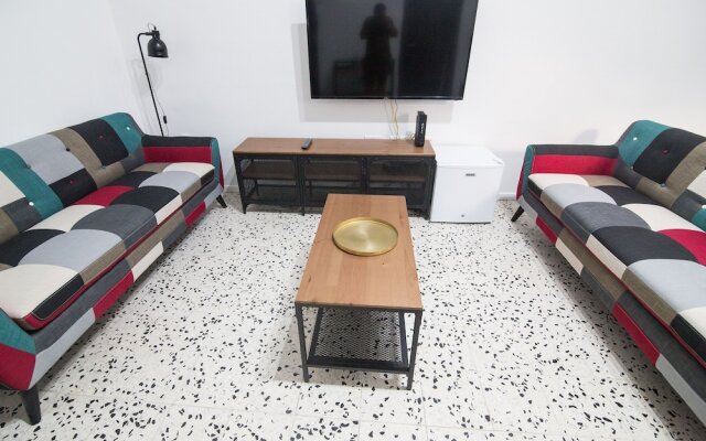 The Burrow City Rooms - Homestay