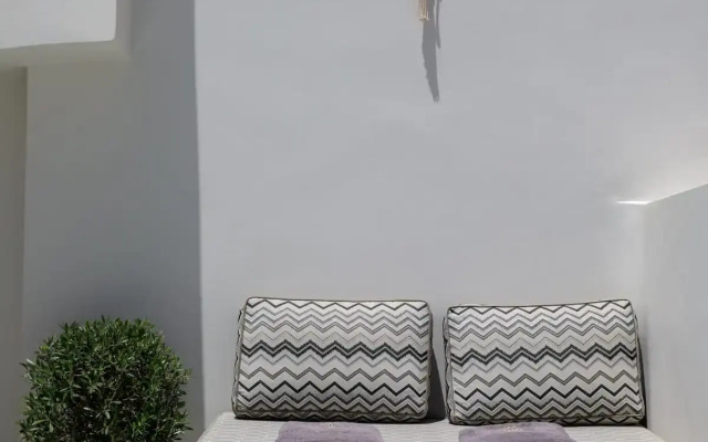 La Madeleine Oia Suites & Caves