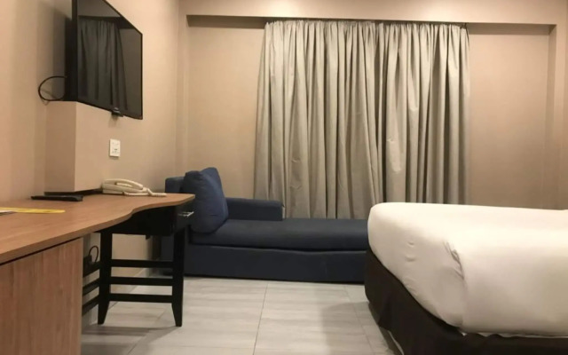 Holiday Inn Accra Airport