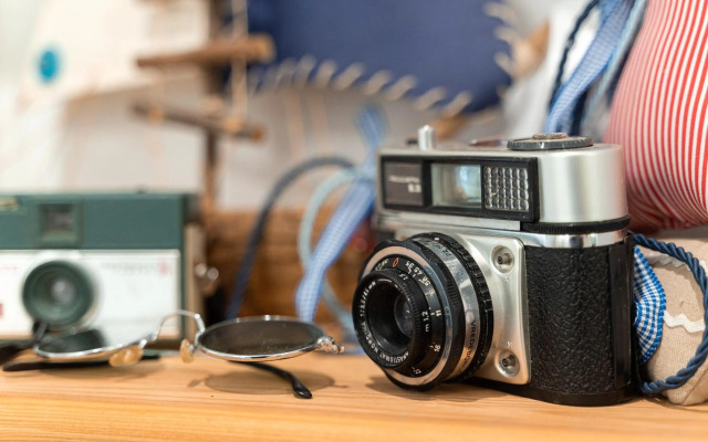 Spacious & Artistic Retro 2 Bedrooms Apt + SAUNA