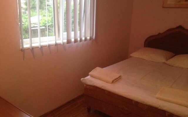 Aregak B&B and Tours