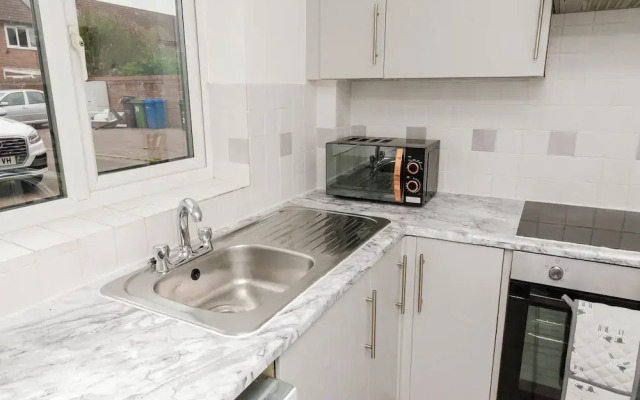Corby-2 Bedroom-1bathroom-parking - Upto 5 Guests