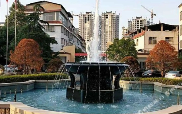 Liuzi Hotel