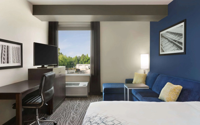 La Quinta Inn & Suites by Wyndham Rock Hill