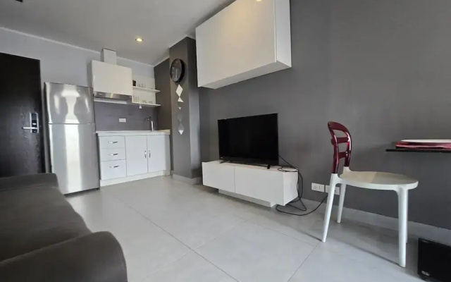 1 BR Condo in good location NV402