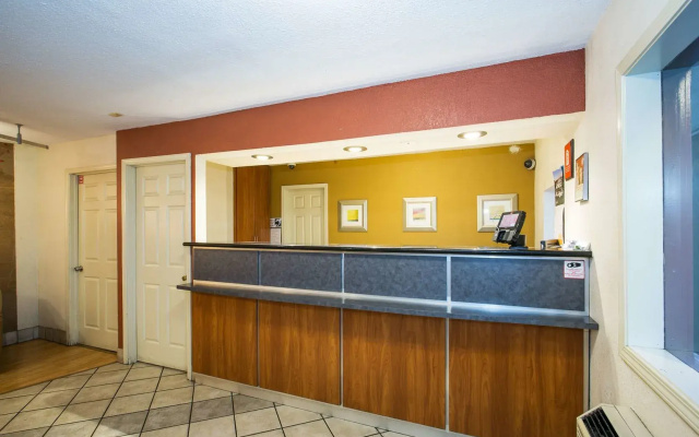 Red Roof Inn Stockton - фото 2