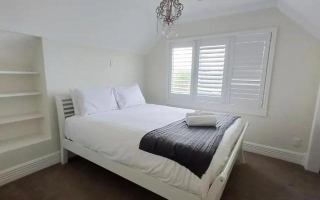 3min to beach 4 bedroom villa