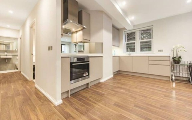 1 Bedroom Garden Flat In Hammersmith