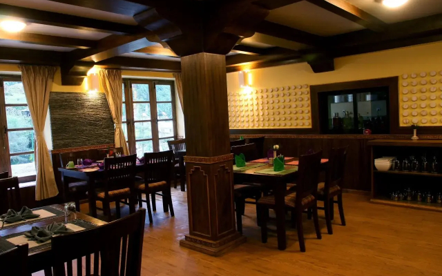 Mountain Lodges of Nepal - Monjo
