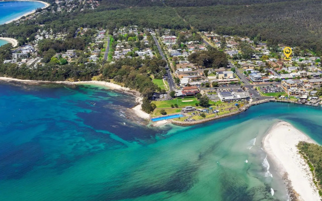 Bay Swell in the Heart of Huskisson
