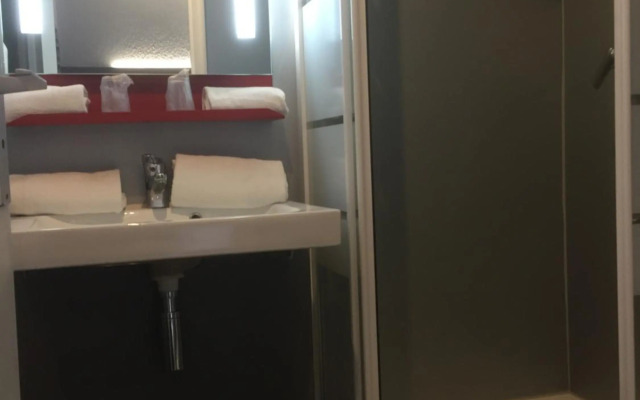 Enzo Trappes By Kyriad Direct