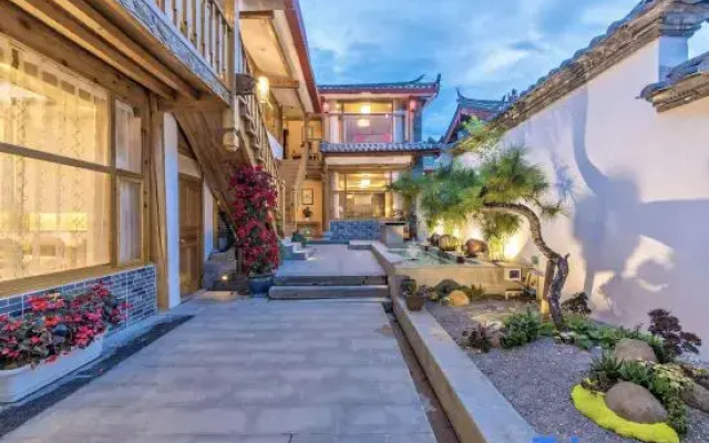 Tea-fragrant wooden hostel