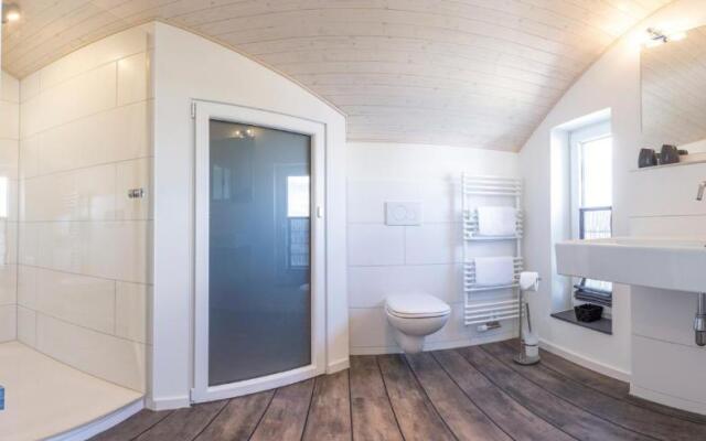 KYST 5410 Floating Home 2