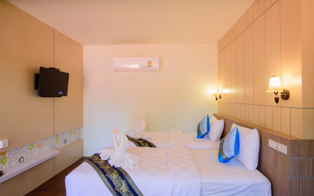 Charming Lipe Beach Resort