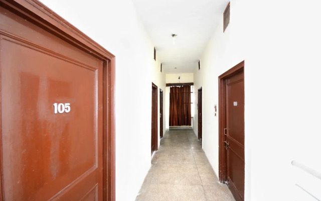 OYO 29776 Hotel Diamond