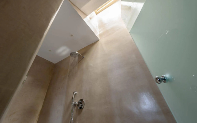 Earino Suites and Villas