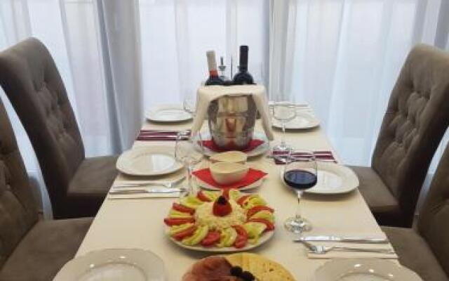 Apis Hotel