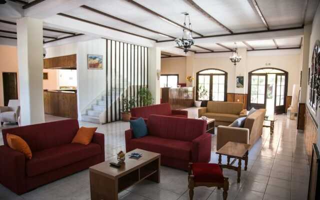 Kefalonia Beach Hotel & Bungalows